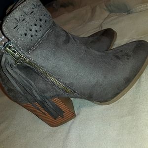 Booties. Size 7, worn once.